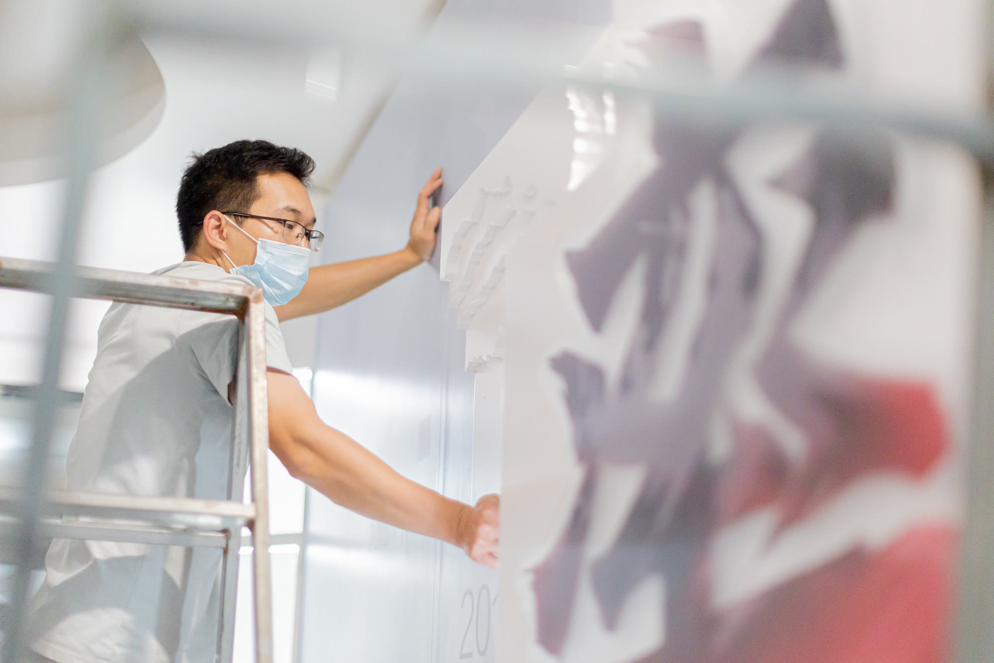 Installing the wall panels